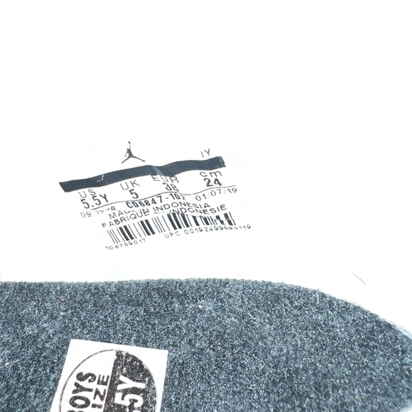 Jordan 11 Low - Picture 10 of 11